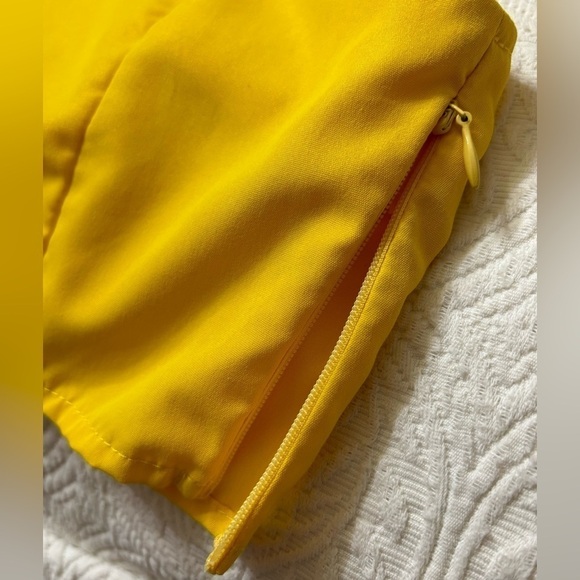 Shein Yellow One-Shoulder Crop Top Puff sleeve Sz Small - Picture 4 of 9